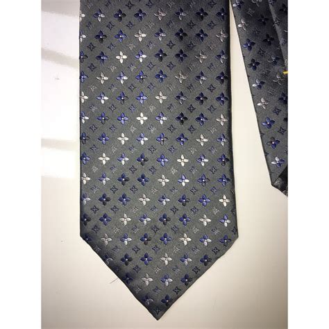 louis vuitton tie price.